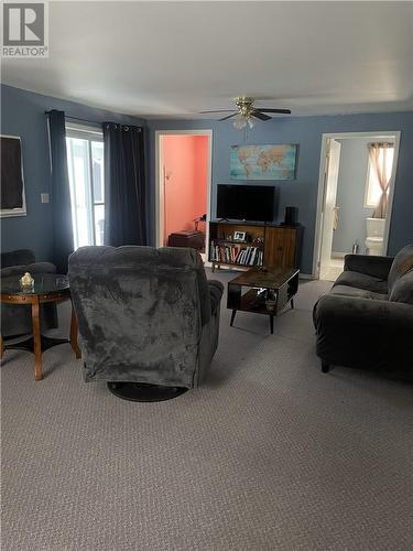 31 Huron Avenue, Blind River, ON - Indoor Photo Showing Living Room