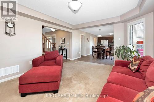 11 Bonavista Drive, Brampton, ON - Indoor Photo Showing Living Room