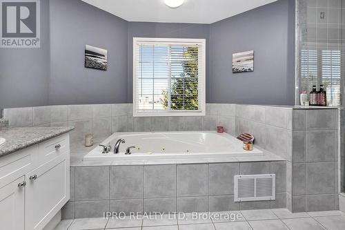11 Bonavista Drive, Brampton, ON - Indoor Photo Showing Bathroom
