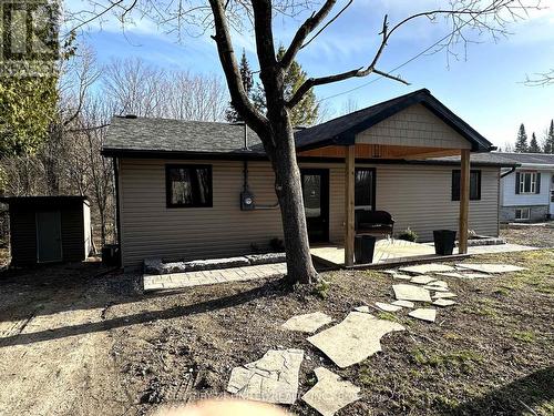 24 Cliffside Dr, Kawartha Lakes, ON - Outdoor