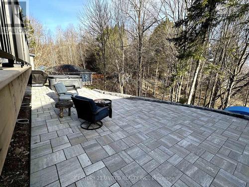 24 Cliffside Dr, Kawartha Lakes, ON - Outdoor