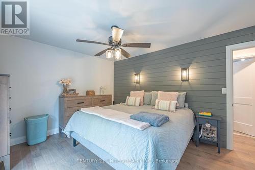 24 Cliffside Dr, Kawartha Lakes, ON - Indoor Photo Showing Bedroom