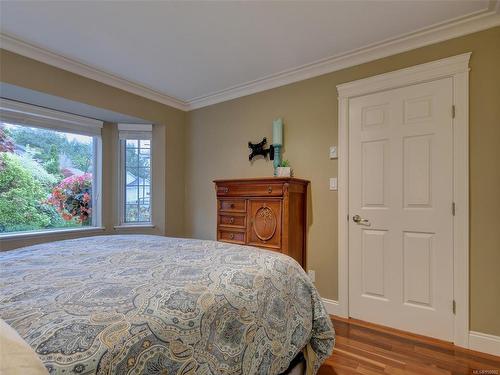 3717 Marine Vista, Cobble Hill, BC - Indoor Photo Showing Bedroom