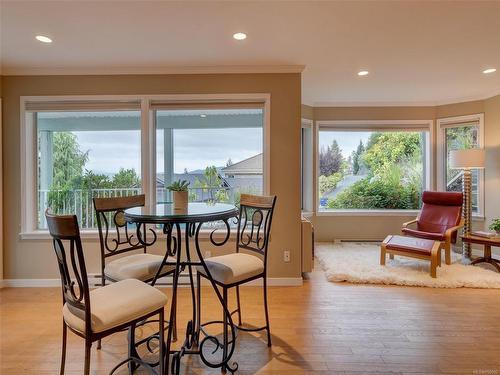 3717 Marine Vista, Cobble Hill, BC - Indoor Photo Showing Dining Room