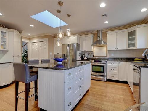 3717 Marine Vista, Cobble Hill, BC - Indoor Photo Showing Kitchen With Upgraded Kitchen
