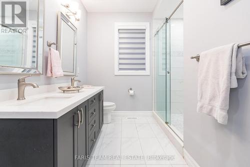 2A Victoria St E, Innisfil, ON - Indoor Photo Showing Bathroom