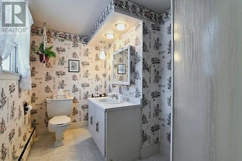 401 County Rd 2 Road, Cardinal, ON - Indoor Photo Showing Bathroom