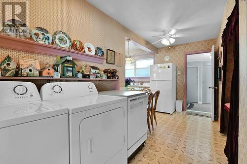 401 County Rd 2 Road, Cardinal, ON - Indoor Photo Showing Laundry Room