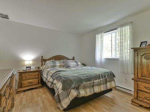 Chambre Ã Â coucher - 32Z Ch. De La Flore, Sainte-Anne-Des-Lacs, QC - Indoor Photo Showing Bedroom