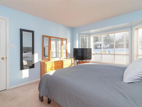 6149 Everest Way, Duncan, BC - Indoor Photo Showing Bedroom