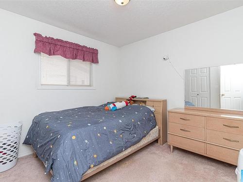 6149 Everest Way, Duncan, BC - Indoor Photo Showing Bedroom