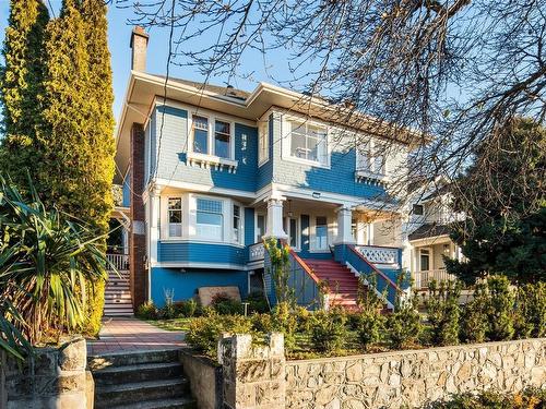 337 Moss St, Victoria, BC - Outdoor With Facade