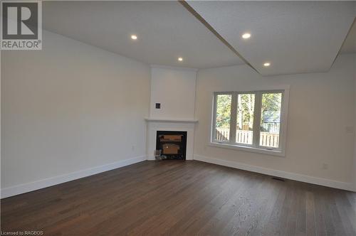 642 8Th Street W, Owen Sound, ON - Indoor With Fireplace