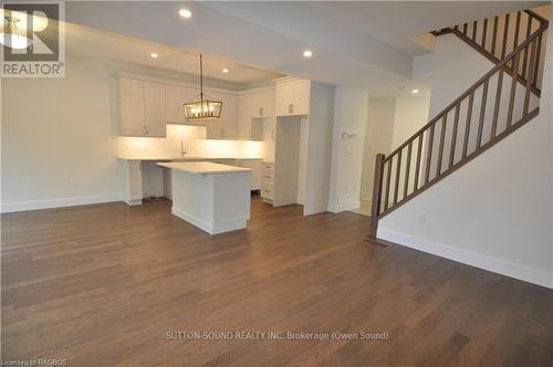 642 8Th Street W, Owen Sound, ON - Indoor Photo Showing Kitchen