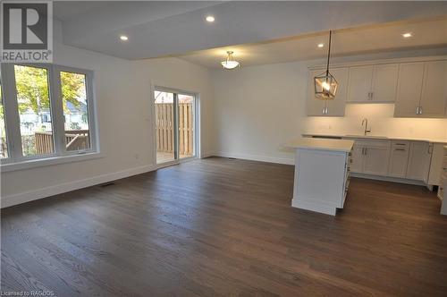 642 8Th Street W, Owen Sound, ON - Indoor Photo Showing Kitchen