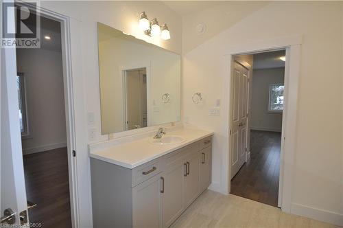 835 7Th Avenue W, Owen Sound, ON - Indoor Photo Showing Bathroom
