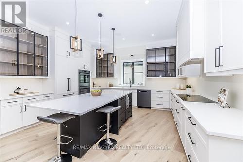 94 Millpond Road, Niagara-On-The-Lake, ON - Indoor Photo Showing Kitchen With Upgraded Kitchen