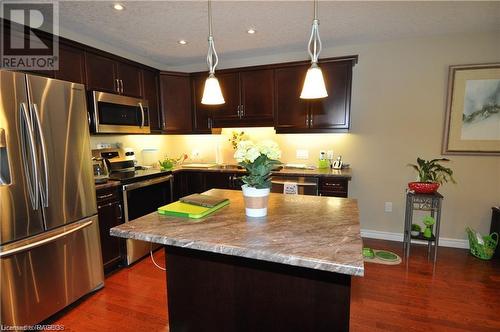 939 5Th Avenue A E, Owen Sound, ON - Indoor Photo Showing Kitchen With Upgraded Kitchen