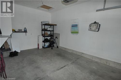 939 5Th Avenue A E, Owen Sound, ON - Indoor Photo Showing Garage