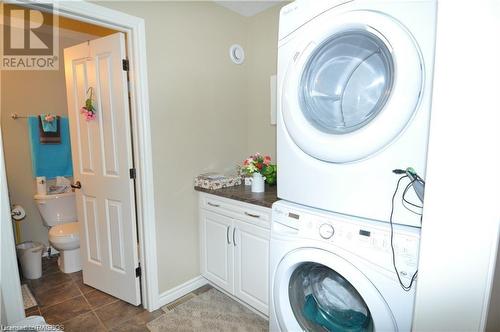 939 5Th Avenue A E, Owen Sound, ON - Indoor Photo Showing Laundry Room