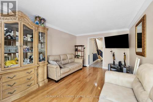 42 Denlow Drive, Brampton, ON - Indoor Photo Showing Living Room