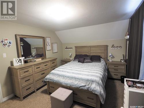 116 4Th Avenue W, Kindersley, SK - Indoor Photo Showing Bedroom