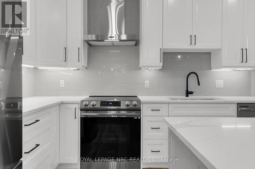 265 Lancaster Drive, Port Colborne, ON - Indoor Photo Showing Kitchen With Upgraded Kitchen