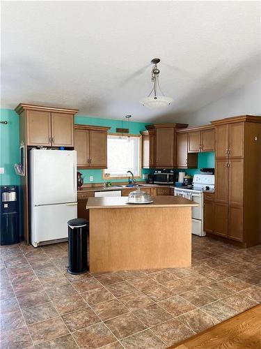 360 Ivens Street, Virden, MB - Indoor Photo Showing Kitchen