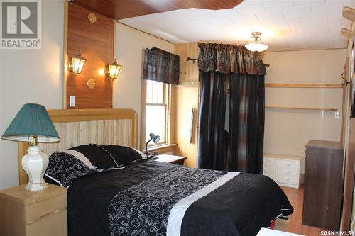 310 1St Street W, Climax, SK - Indoor Photo Showing Bedroom