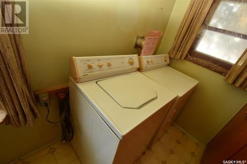 301 2Nd Avenue, Cudworth, SK - Indoor Photo Showing Laundry Room