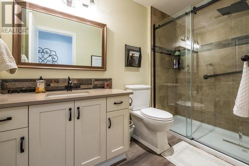 3802 Cypress Hills Drive, Osoyoos, BC - Indoor Photo Showing Bathroom