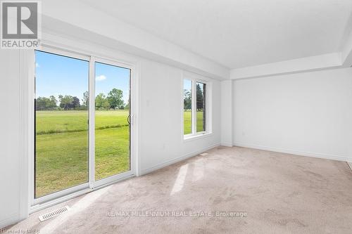 109 Stanbaker Boulevard, Grey Highlands, ON - Indoor Photo Showing Other Room