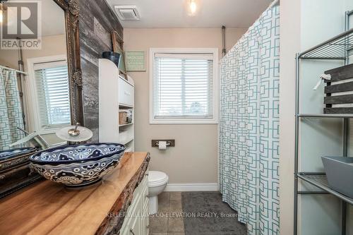 682 Dominion Ave, Midland, ON - Indoor Photo Showing Bathroom