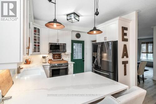 682 Dominion Avenue, Midland, ON - Indoor Photo Showing Kitchen