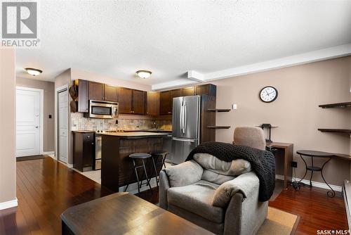 3 2157 Rae Street, Regina, SK - Indoor Photo Showing Kitchen