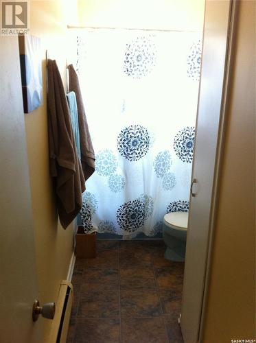 2712 7Th Avenue, Regina, SK - Indoor Photo Showing Bathroom