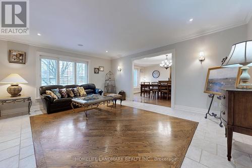 217 Crestwood Road, Vaughan, ON - Indoor Photo Showing Living Room