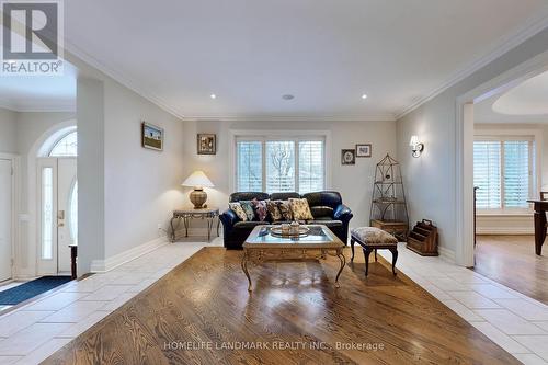217 Crestwood Road, Vaughan, ON - Indoor Photo Showing Living Room