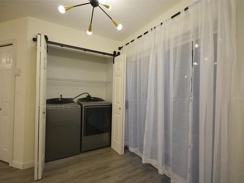 103-310 Rigsby Street, Penticton, BC - Indoor Photo Showing Laundry Room