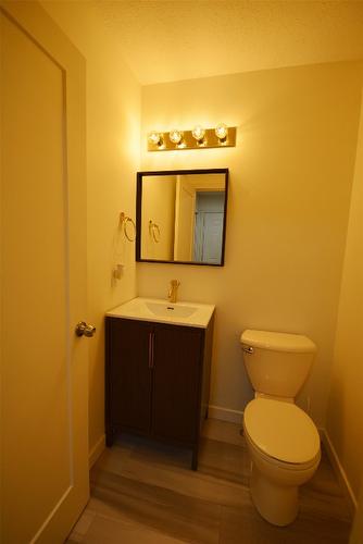 103-310 Rigsby Street, Penticton, BC - Indoor Photo Showing Bathroom