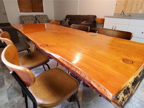 3275 Fiva Creek Road, Westbridge, BC - Indoor Photo Showing Dining Room