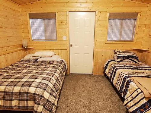 3275 Fiva Creek Road, Westbridge, BC - Indoor Photo Showing Bedroom