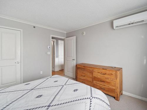 Chambre Ã  coucher principale - 1005-1280 Rue St-Jacques, Montréal (Ville-Marie), QC - Indoor Photo Showing Bedroom