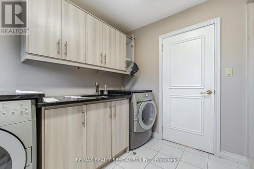 2069 Ninth Line, Oakville, ON - Indoor Photo Showing Laundry Room