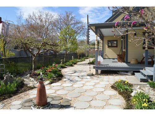 7298 18Th Street, Grand Forks, BC - Outdoor