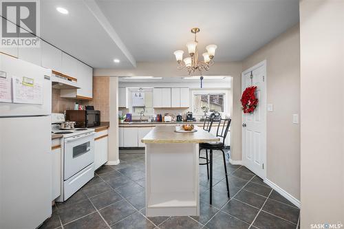 547 19Th Street W, Prince Albert, SK - Indoor Photo Showing Kitchen