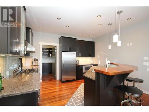 367 Trumpeter Court, Kelowna, BC - Indoor Photo Showing Kitchen With Stainless Steel Kitchen With Upgraded Kitchen