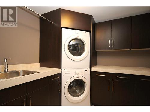 367 Trumpeter Court, Kelowna, BC - Indoor Photo Showing Laundry Room