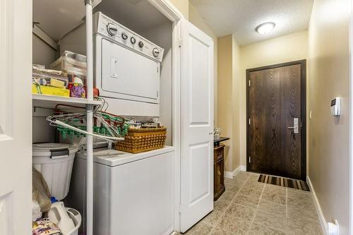 80 Absolute Avenue|Unit #509, Mississauga, ON - Indoor Photo Showing Laundry Room