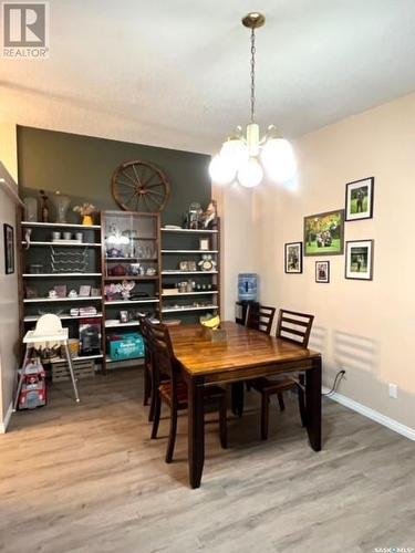 435/439 7Th Avenue Ne, Swift Current, SK - Indoor Photo Showing Dining Room